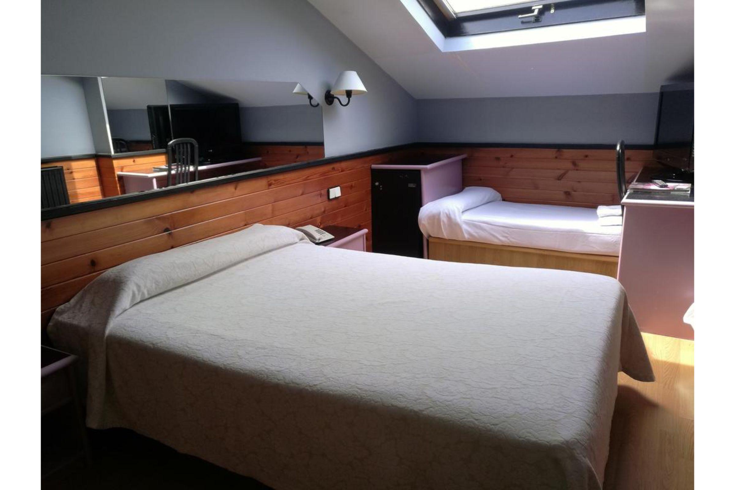 Hotel City House Las Lomas Oviedo Buitenkant foto