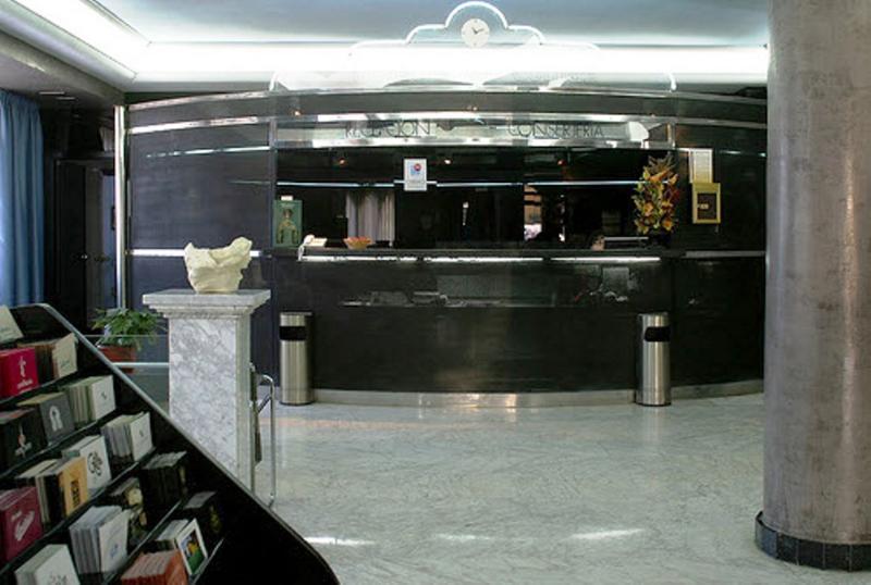 Hotel City House Las Lomas Oviedo Buitenkant foto