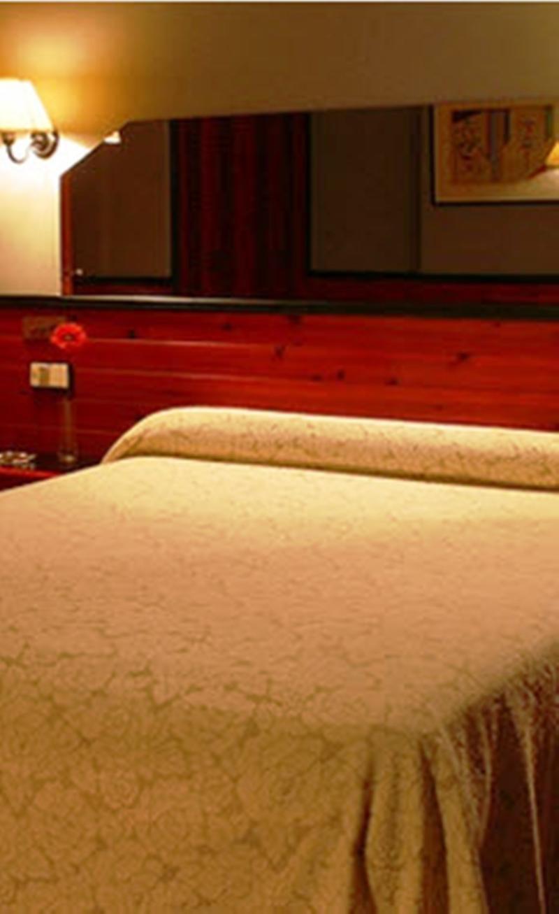 Hotel City House Las Lomas Oviedo Buitenkant foto