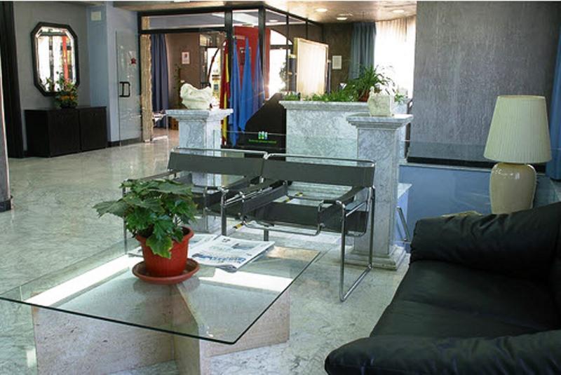 Hotel City House Las Lomas Oviedo Buitenkant foto