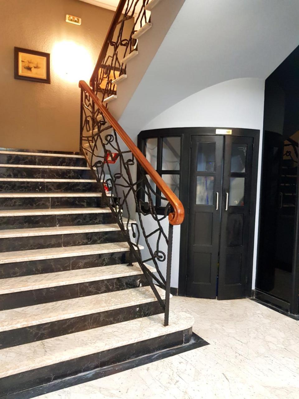 Hotel City House Las Lomas Oviedo Buitenkant foto
