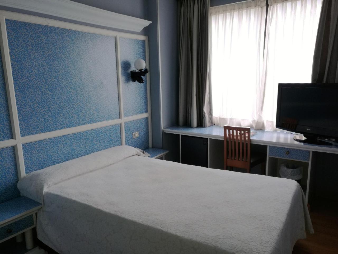 Hotel City House Las Lomas Oviedo Buitenkant foto