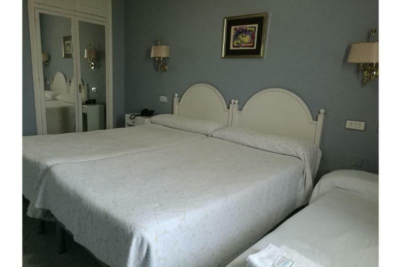 Hotel City House Las Lomas Oviedo Buitenkant foto